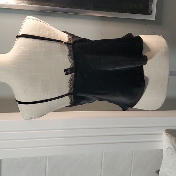 VICTORIA SECRET BLACK CAMISOLE ⚫️ - Picture 4 of 5
